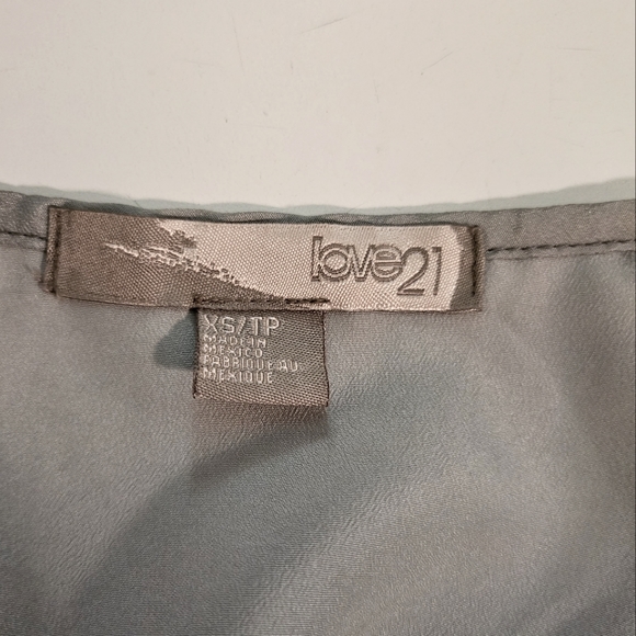 Love 21 Cold Shoulder High-Low Blouse - Picture 5 of 5